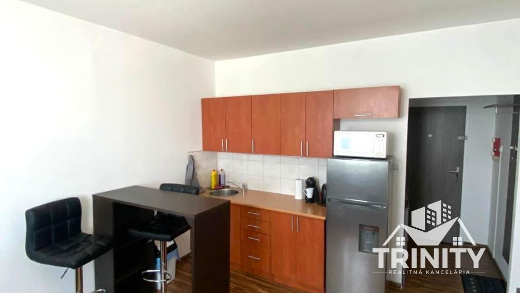 Na prenájom zariadená garsónka v Nových Zámkoch