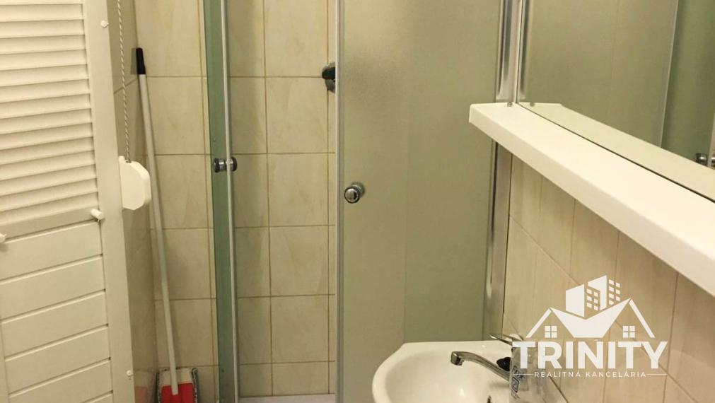 Na prenájom zariadená garsónka v Nových Zámkoch