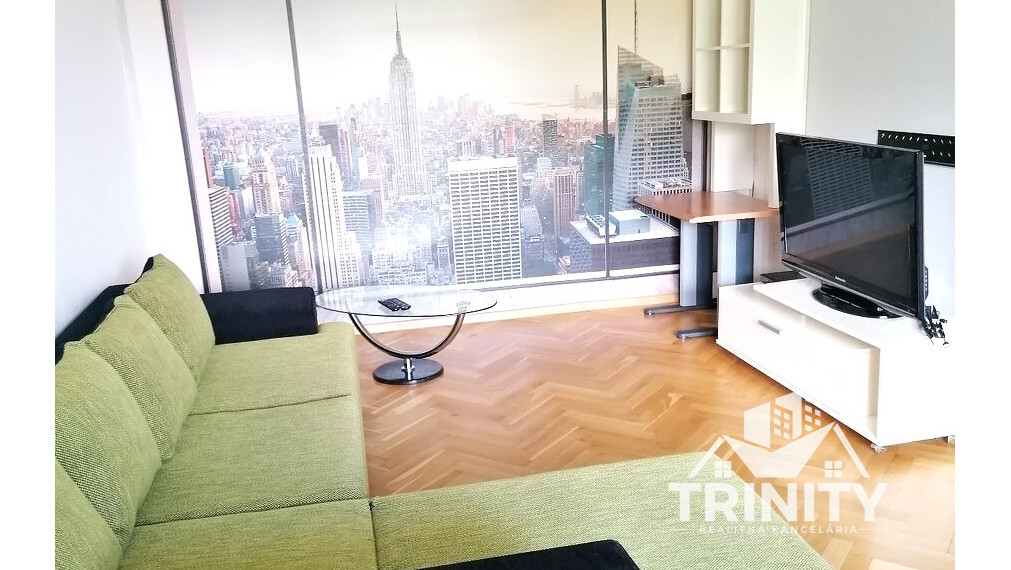 Na prenájom kompletne zariadený 3-izbový byt s balkónom a loggiou v meste Nové Zámky