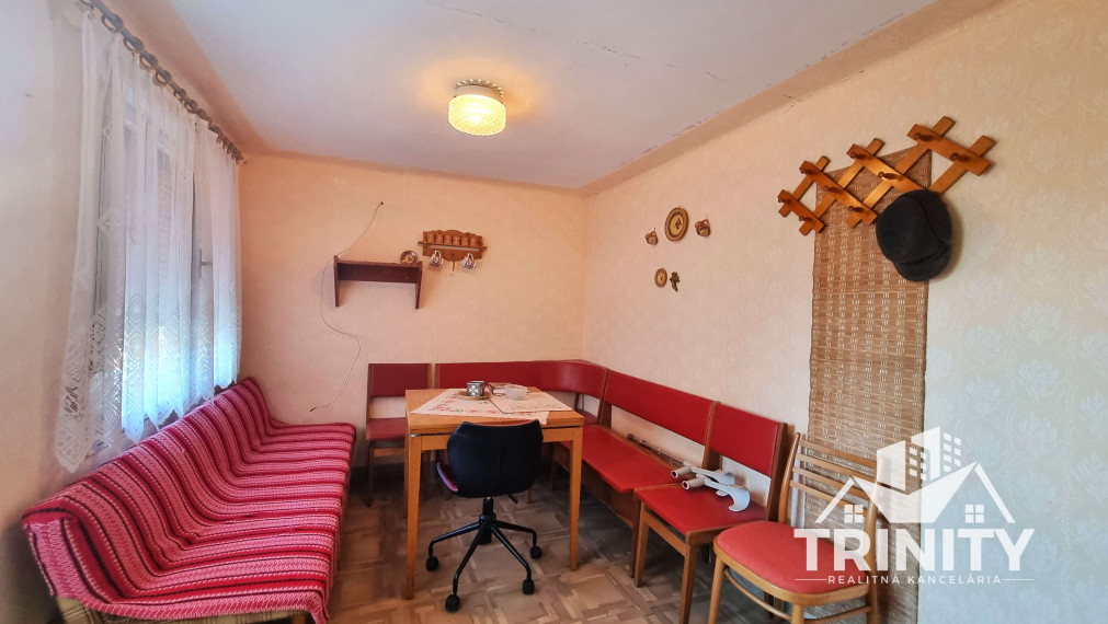 Na predaj rodinný dom s garážou a letnou kuchyňou v meste Kolárovo