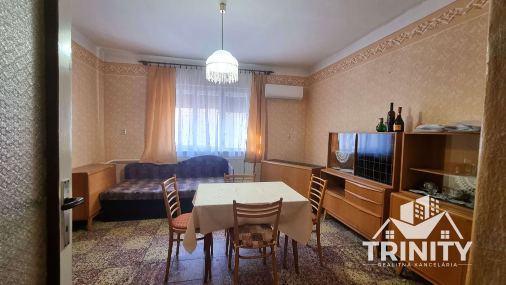 Na predaj rodinný dom s garážou a letnou kuchyňou v meste Kolárovo