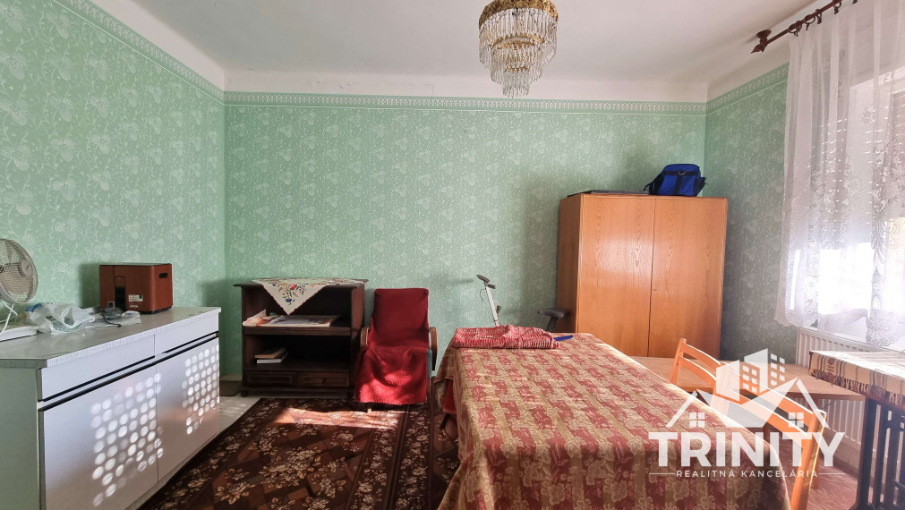 Na predaj rodinný dom s garážou a letnou kuchyňou v meste Kolárovo