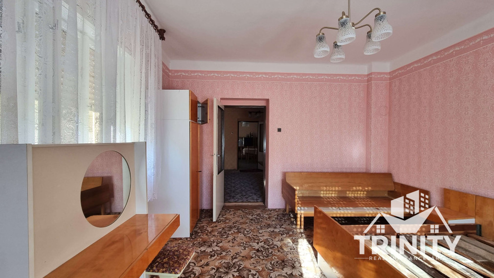 Na predaj rodinný dom s garážou a letnou kuchyňou v meste Kolárovo