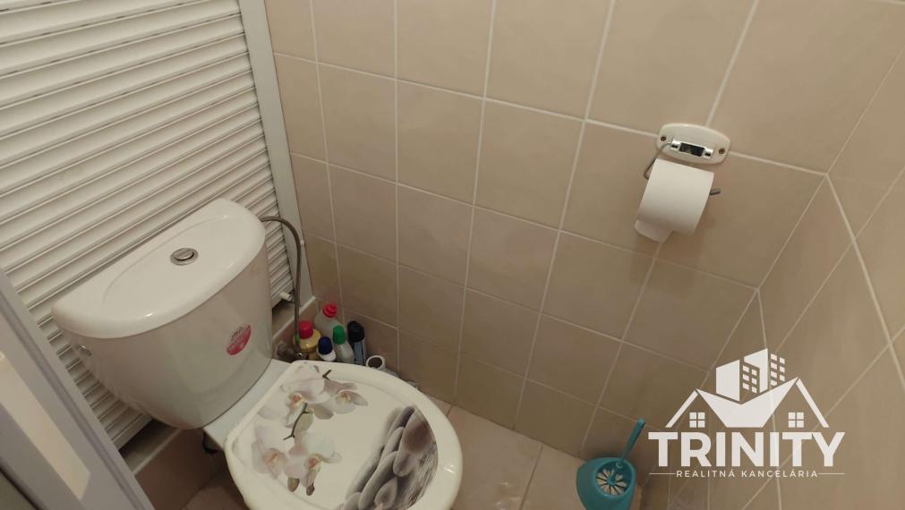 IBA U NÁS - Na predaj 2-izbový byt s balkónom neďaleko centra v Nových Zámkoch