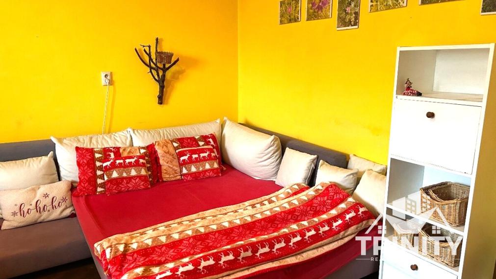 Na prenájom kompletne zariadený veľký 1-izbový byt s balkónom v meste Nové Zámky