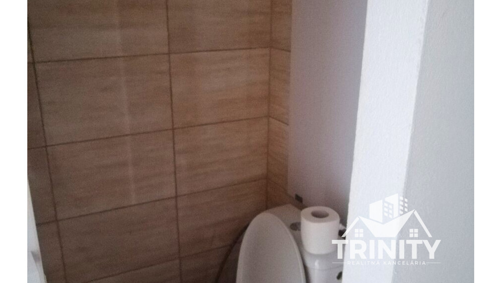 Na prenájom 2-izbový byt s balkónom v meste Nové Zámky