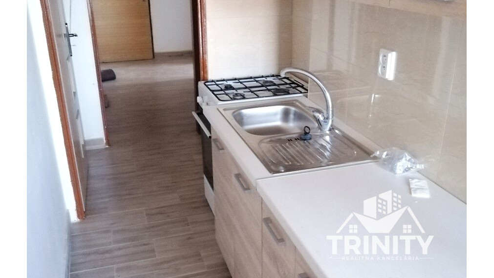 Na prenájom 2-izbový byt s balkónom v meste Nové Zámky