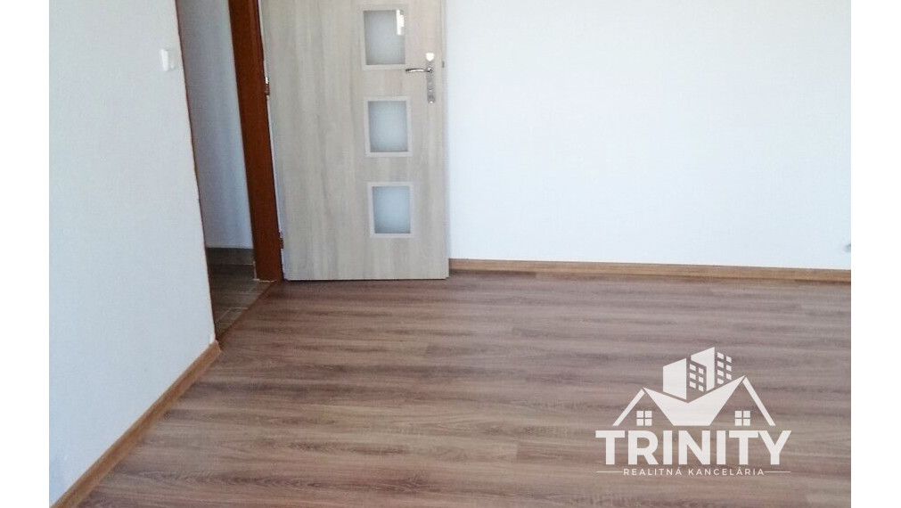 Na prenájom 2-izbový byt s balkónom v meste Nové Zámky