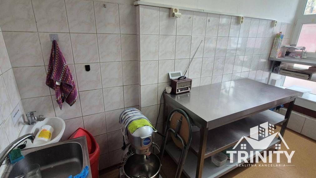 Na prenájom obchodný priestor / bufet v Nových Zámkoch