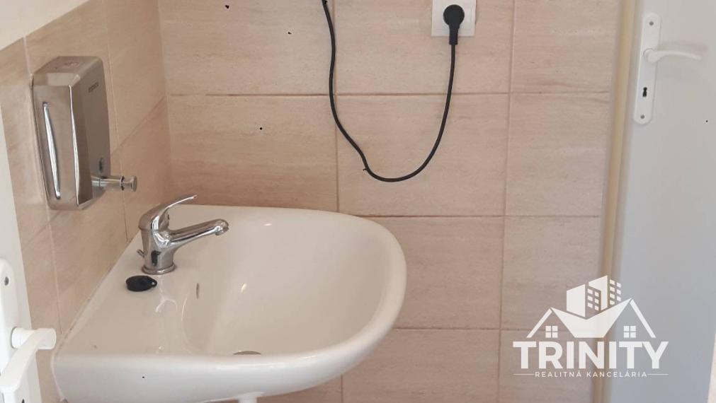 Na prenájom skladové priestory v Nových Zámkoch