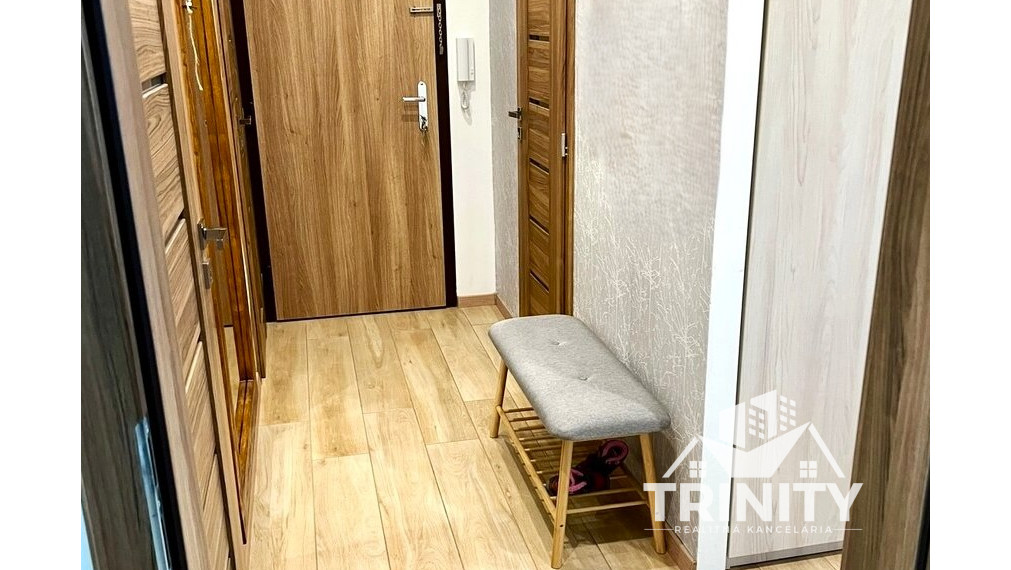 Na predaj priestranný 3-izbový byt  s dvoma balkónmi v meste Nové Zámky