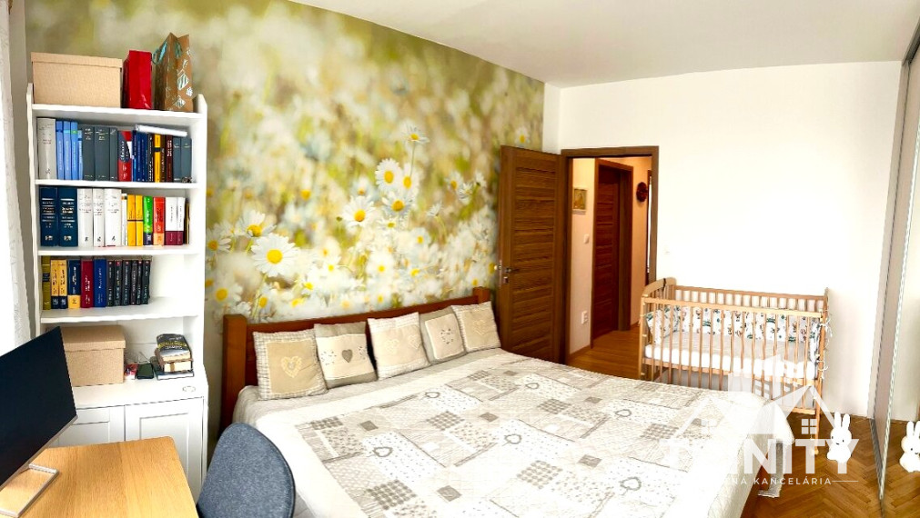 Na predaj priestranný 3-izbový byt  s dvoma balkónmi v meste Nové Zámky