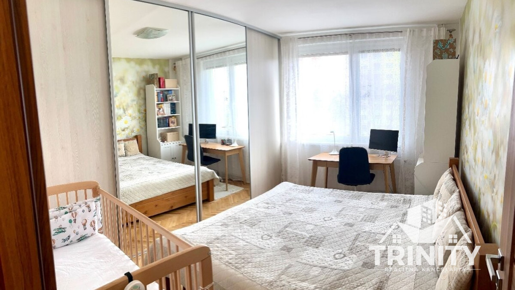 Na predaj priestranný 3-izbový byt  s dvoma balkónmi v meste Nové Zámky