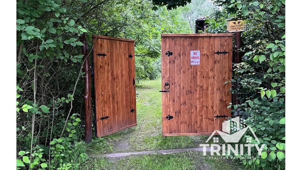 Na predaj pozemky s chatkou medzi mestom Šurany a Palárikovo