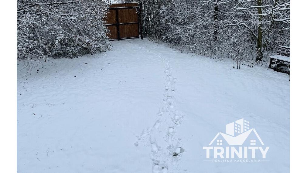 Na predaj pozemky s chatkou medzi mestom Šurany a Palárikovo