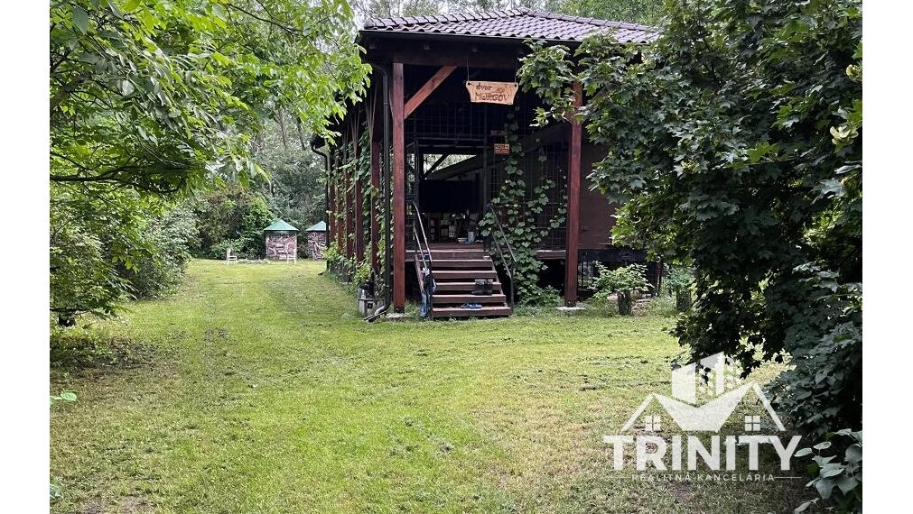 Na predaj pozemky s chatkou medzi mestom Šurany a Palárikovo