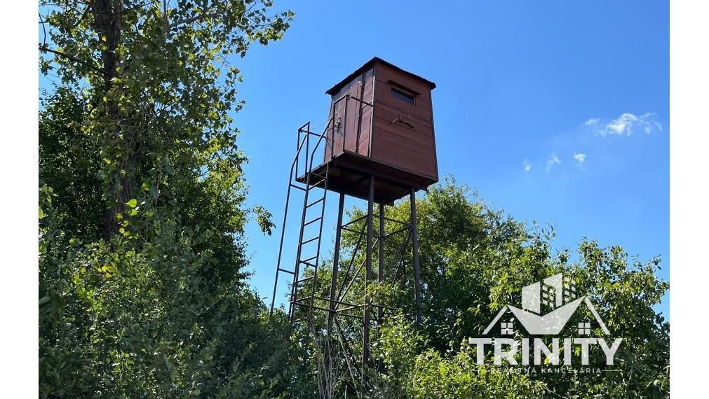 Na predaj pozemky s chatkou medzi mestom Šurany a Palárikovo