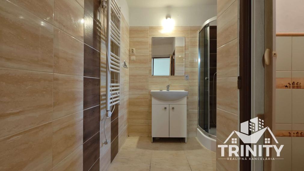 EXKLUZÍVNE-Na predaj 3-izbový rodinný dom v obci Semerovo, 3D virtuálna prehliadka