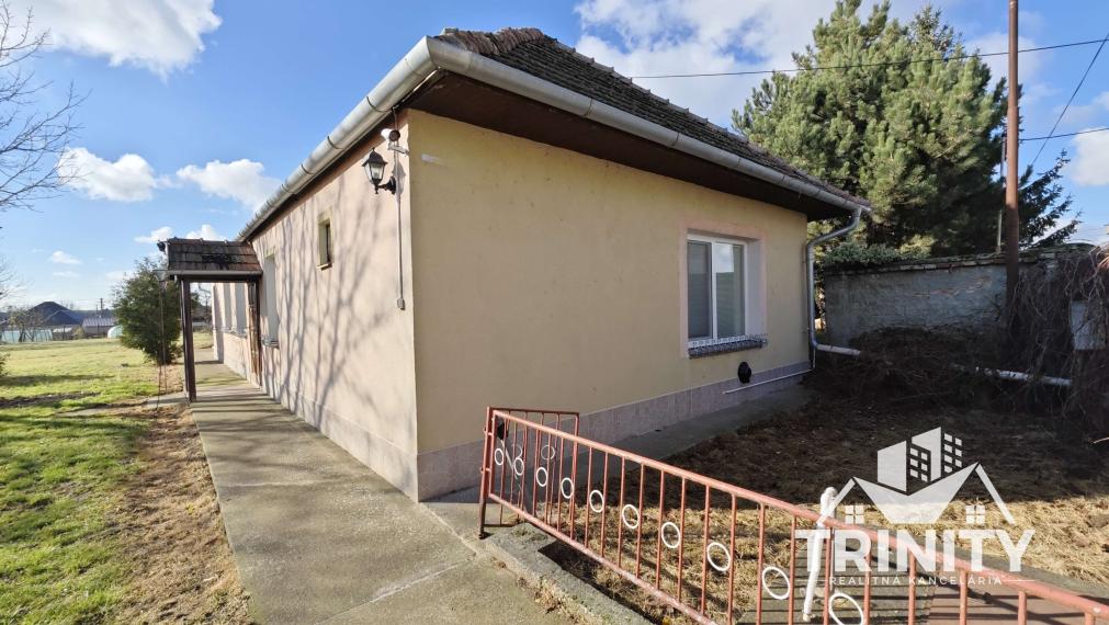 EXKLUZÍVNE-Na predaj 3-izbový rodinný dom v obci Semerovo, 3D virtuálna prehliadka