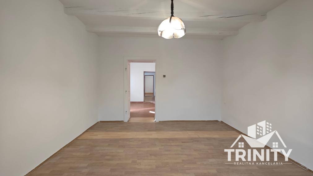 EXKLUZÍVNE-Na predaj 3-izbový rodinný dom v obci Semerovo, 3D virtuálna prehliadka