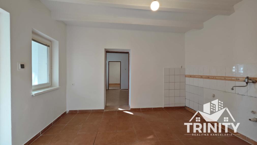 EXKLUZÍVNE-Na predaj 3-izbový rodinný dom v obci Semerovo, 3D virtuálna prehliadka