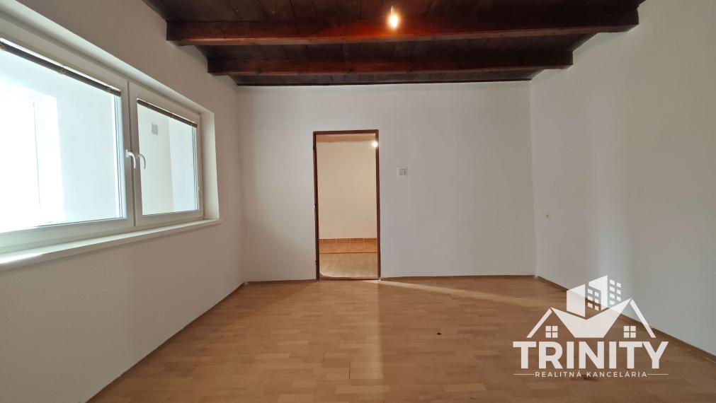 EXKLUZÍVNE-Na predaj 3-izbový rodinný dom v obci Semerovo, 3D virtuálna prehliadka