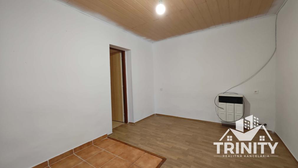 EXKLUZÍVNE-Na predaj 3-izbový rodinný dom v obci Semerovo, 3D virtuálna prehliadka