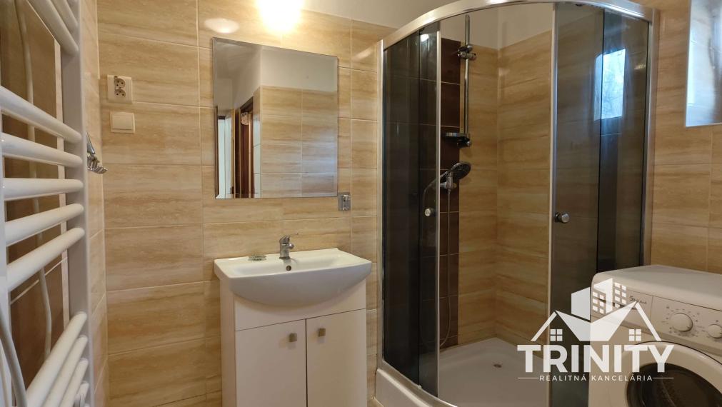 EXKLUZÍVNE-Na predaj 3-izbový rodinný dom v obci Semerovo, 3D virtuálna prehliadka