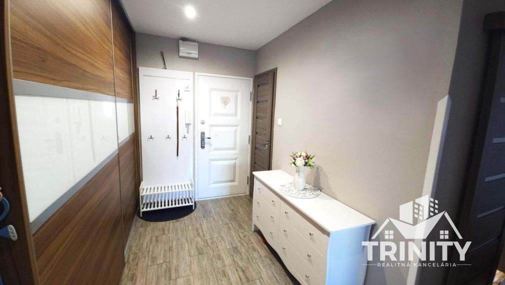 Na predaj krásny 3-izbový byt s balkónom v meste Nové Zámky