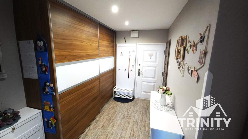 Na predaj krásny 3-izbový byt s balkónom v meste Nové Zámky