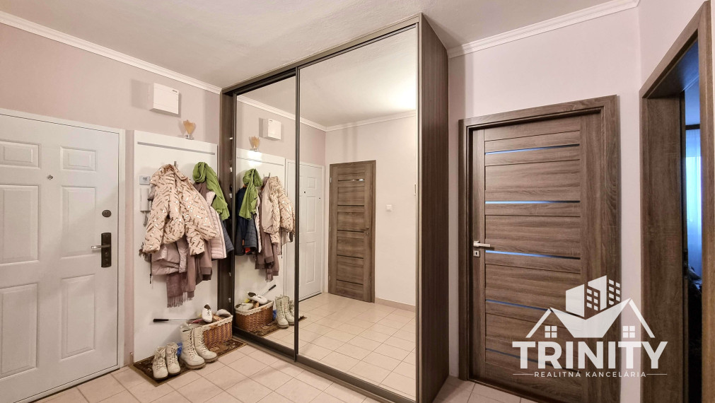 Na predaj veľký 3-izbový byt s balkónom v meste Nové Zámky