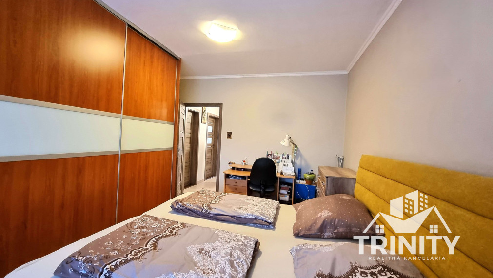 Na predaj veľký 3-izbový byt s balkónom v meste Nové Zámky