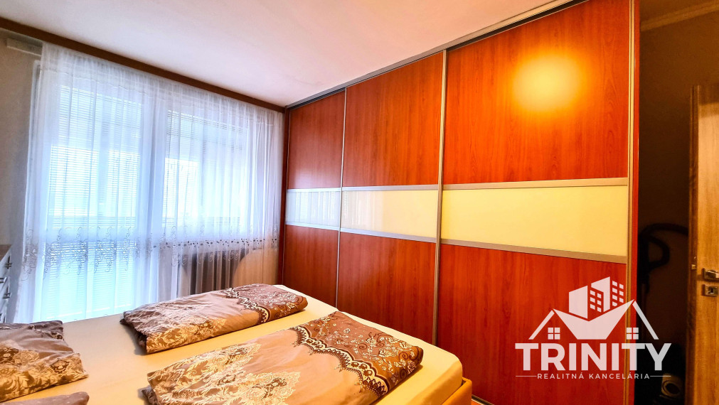 Na predaj veľký 3-izbový byt s balkónom v meste Nové Zámky