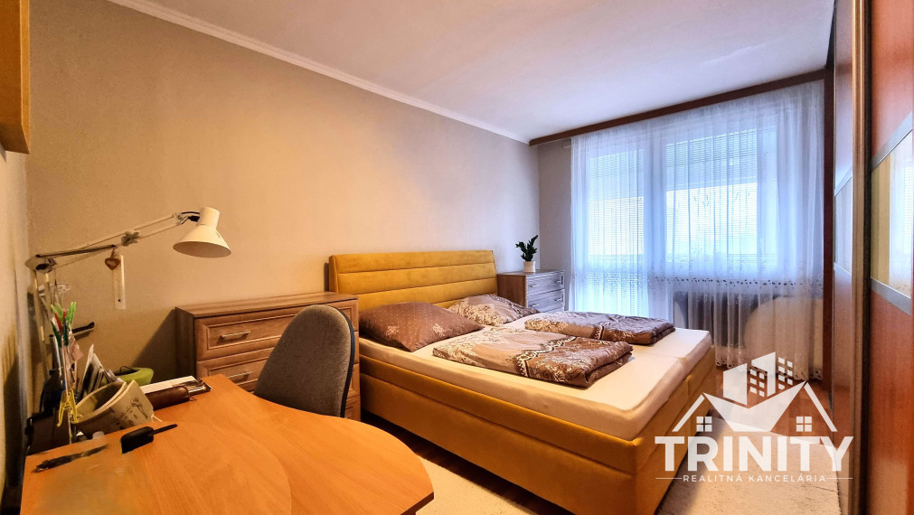 Na predaj veľký 3-izbový byt s balkónom v meste Nové Zámky