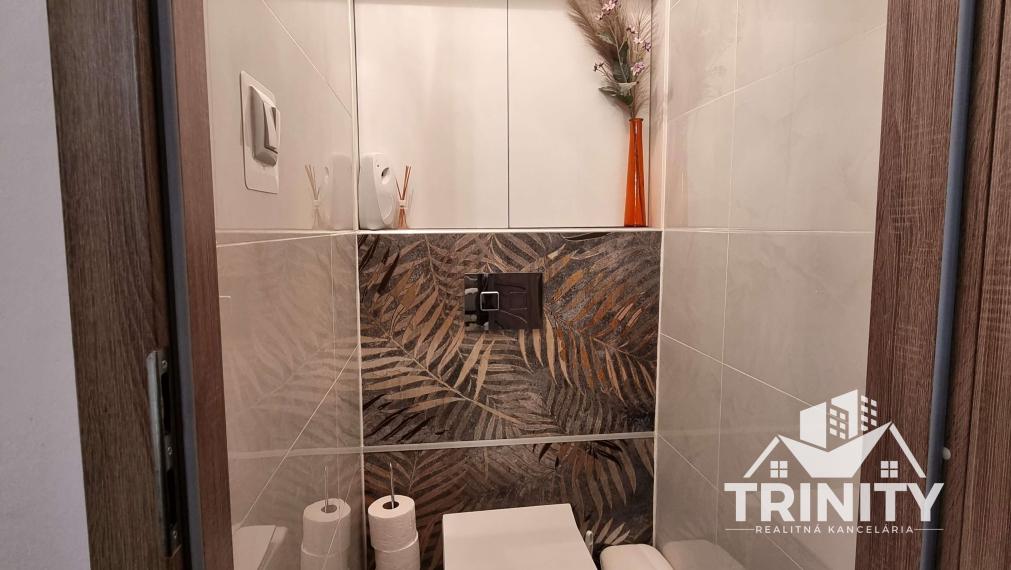 Na predaj veľký 3-izbový byt s balkónom v meste Nové Zámky