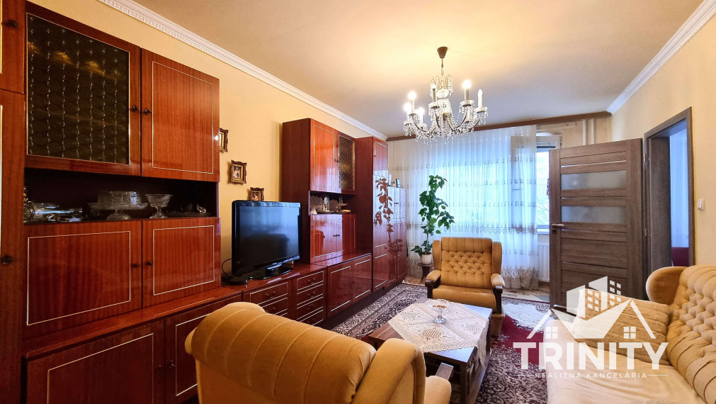 Na predaj veľký 3-izbový byt s balkónom v meste Nové Zámky