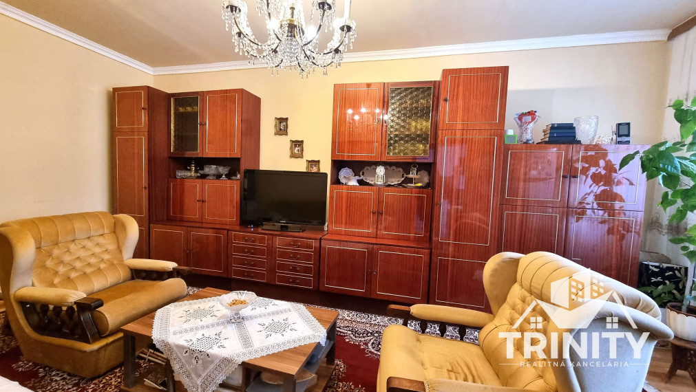 Na predaj veľký 3-izbový byt s balkónom v meste Nové Zámky