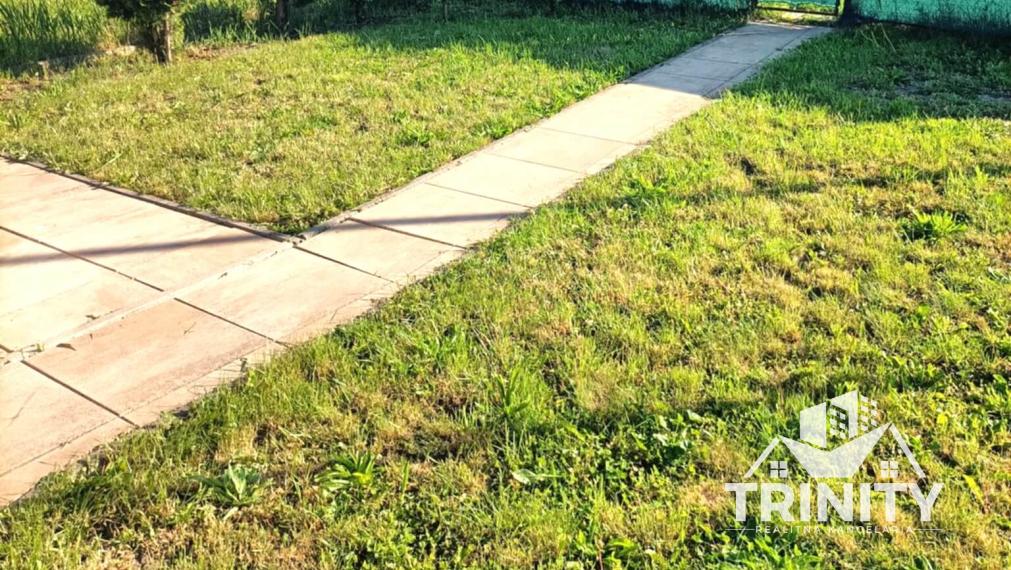 Na predaj moderne zrekonštruovaný 3-izbový byt so záhradou a garážou v meste Nové Zámky