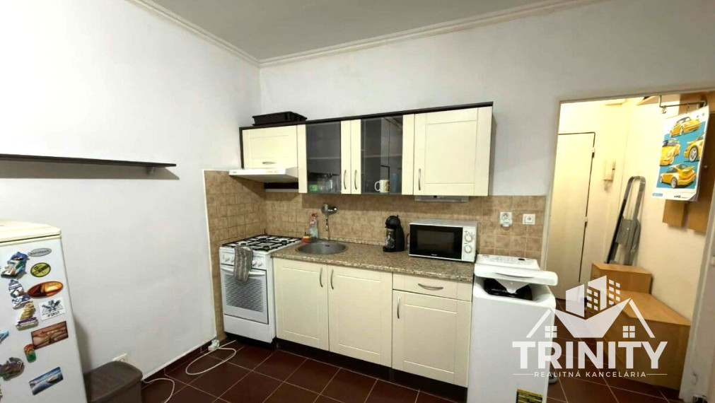 Na prenájom zariadený 1-izbový byt v meste Nové Zámky