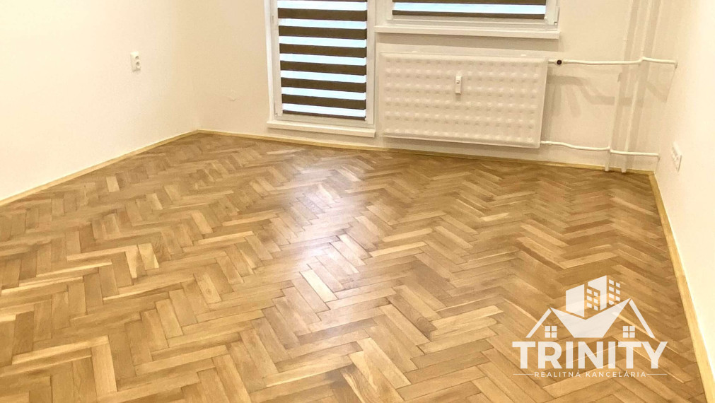 Na prenájom moderne zrekonštruovaný 1-izbový byt s balkónom v Nových Zámkoch