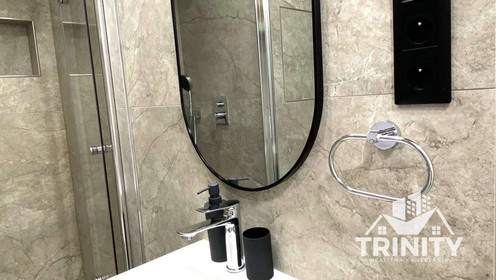 Na prenájom moderne zrekonštruovaný 1-izbový byt s balkónom v Nových Zámkoch