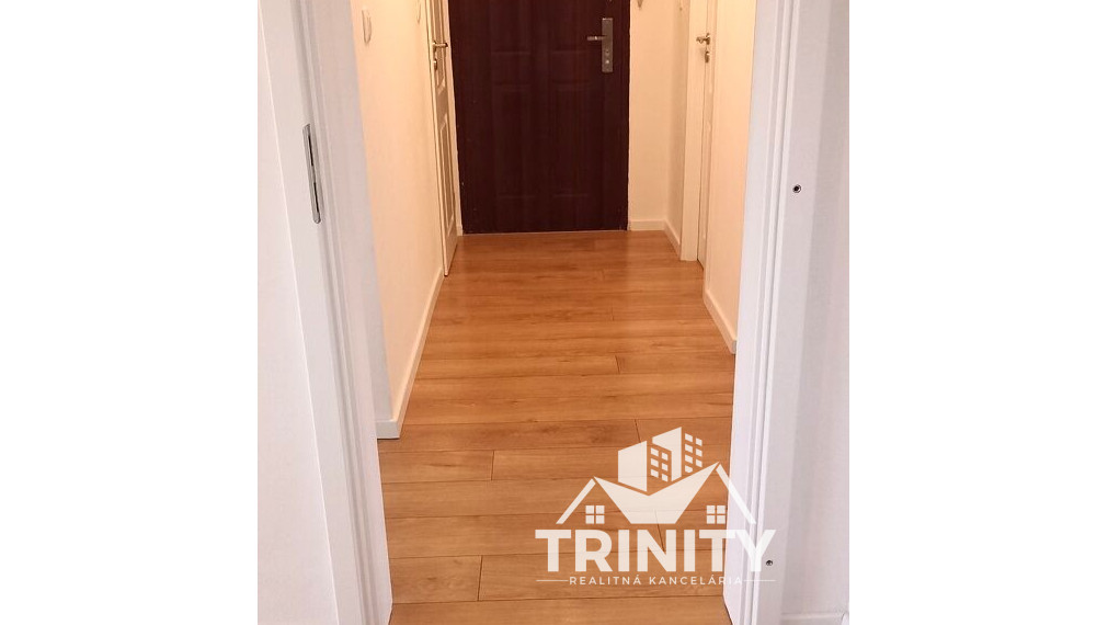 Na predaj zrekonštruovaný 2-izbový byt s balkónom v meste Nové Zámky