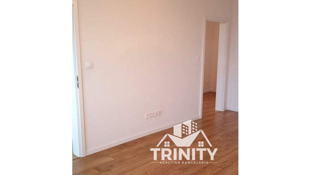 Na predaj zrekonštruovaný 2-izbový byt s balkónom v meste Nové Zámky