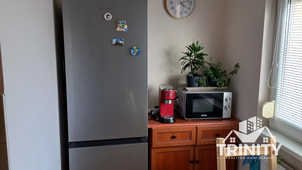 Na prenájom 2-izbový byt s balkónom v Nových Zámkoch