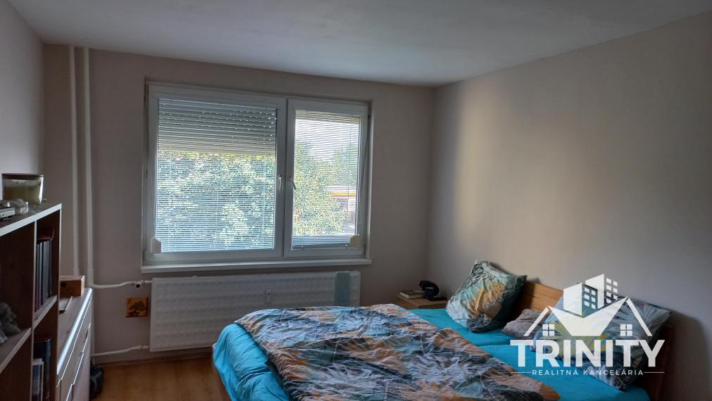 Na prenájom 2-izbový byt s balkónom v Nových Zámkoch