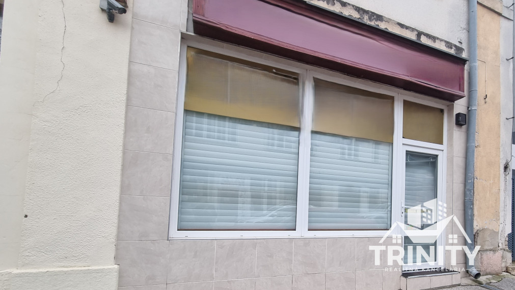 Na prenájom obchodný priestor v blízkosti centra mesta v Nových Zámkoch