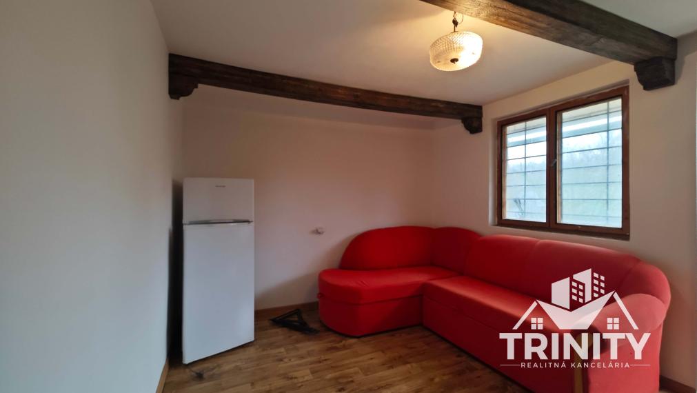 EXKLIUZÍVNE - Na predaj murovaná chata so záhradou v Nových Zámkoch - Tekvičné pole