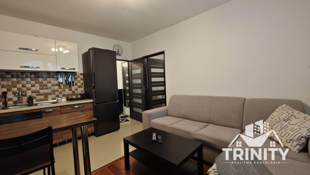 EXKLUZÍVNE - Na prenájom 1-izbový byt blízko centra v meste Šurany