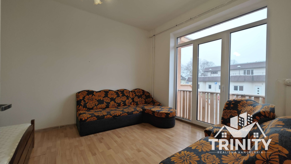 EXKLUZÍVNE - Na prenájom 1-izbový byt v centre mesta Šurany