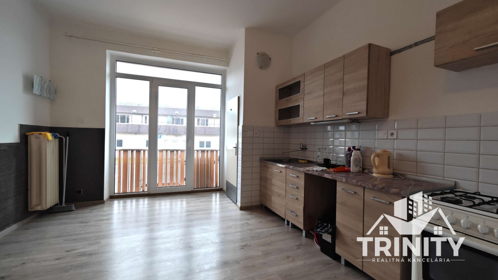 EXKLUZÍVNE - Na prenájom 1-izbový byt v centre mesta Šurany